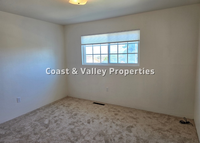 Building Photo - Beautiful Seaside Home for RENT!!!