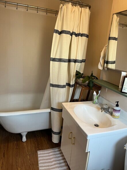 Building Photo - 17 Endicott Ave