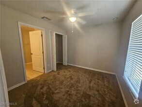 Building Photo - 1156 NW 5th Pl
