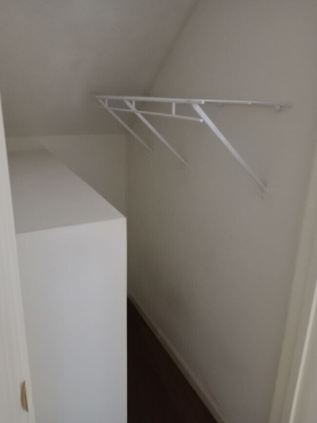 Building Photo - 210-210 Nikki Way