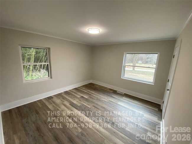 Building Photo - 1830 Hollywood Dr