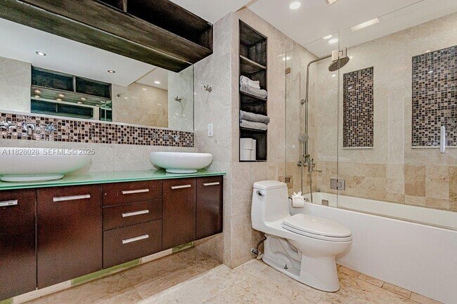 Building Photo - 2301 Collins Ave