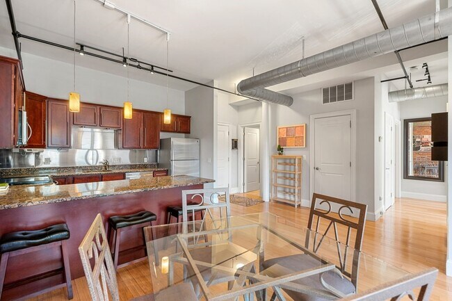 Building Photo - 61 Market St