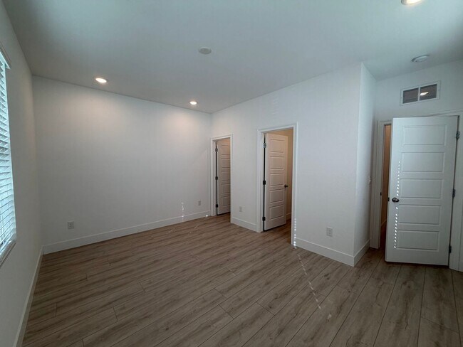 Building Photo - Stunning Build! Upgraded 3-Bed Home w/ 3-C...