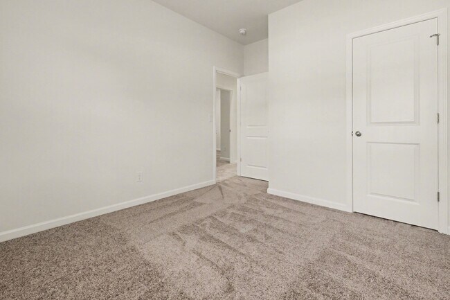 Building Photo - 1715 Troon Dr