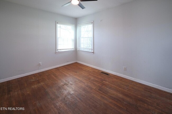 Building Photo - 548 Murray Rd NW