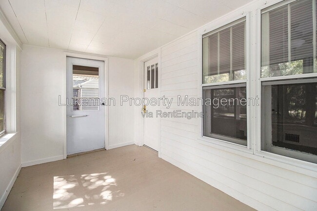 Building Photo - 539 Gayle Ave