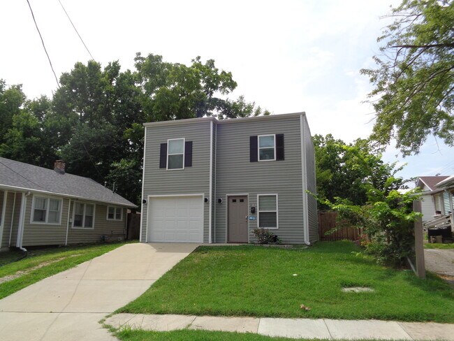 Building Photo - 811 N 6th St