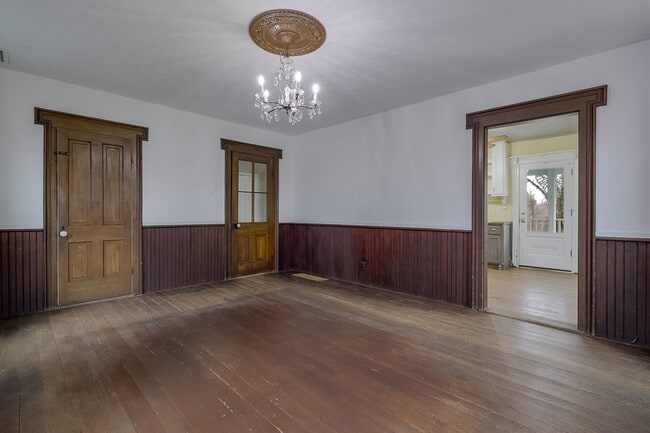 Building Photo - 329 Grayson St