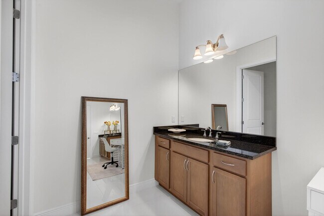 Building Photo - 11460 SW Pietra Wy