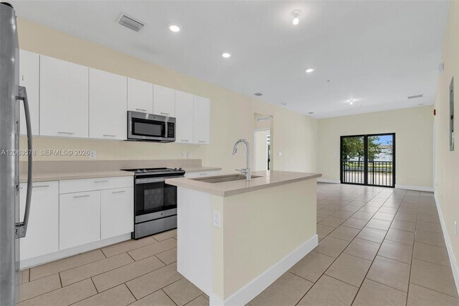 Building Photo - 8167 NW 41st St