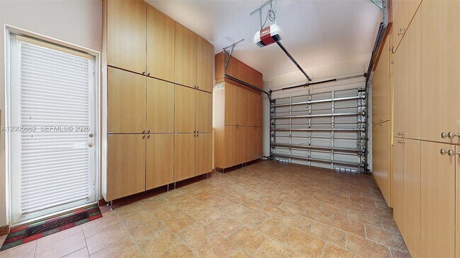 Building Photo - 1131 Stillwater Dr