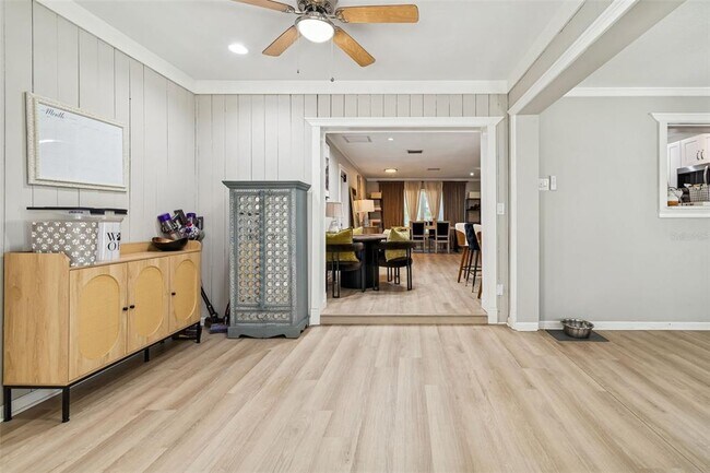 Building Photo - 2302 S Arrawana Ave