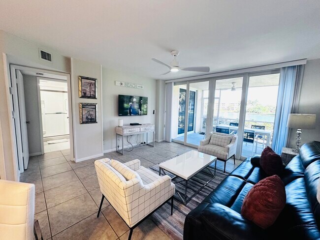 Building Photo - 353 S US Hwy 1