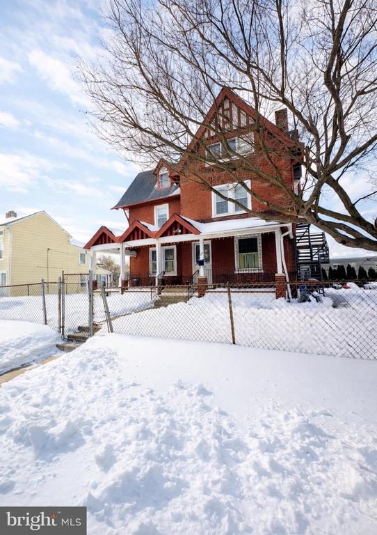 Building Photo - 125 E 4th Ave