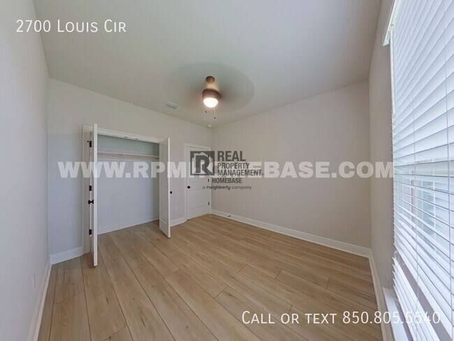 Building Photo - 2700 Louis Cir