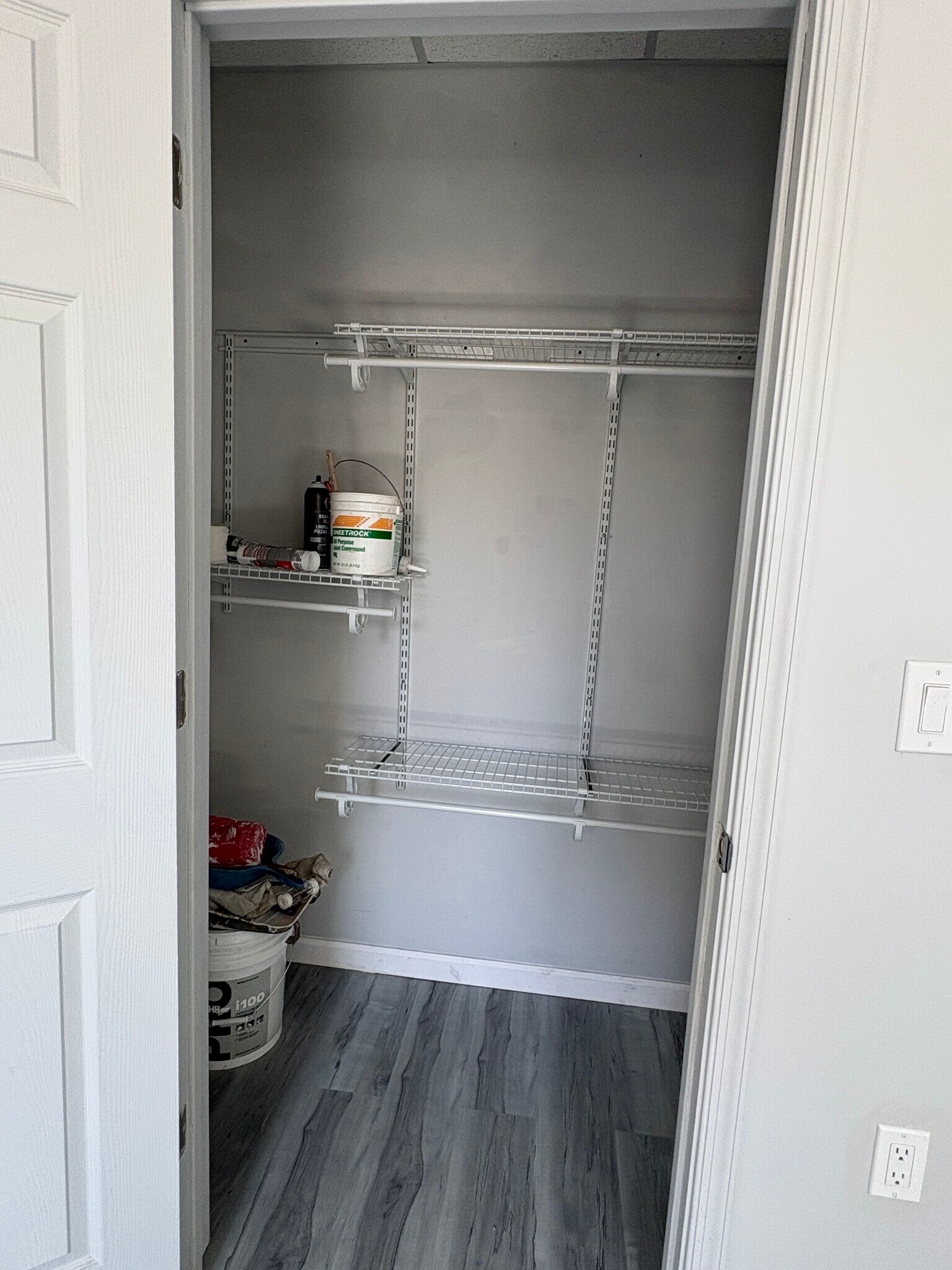 Building Photo - 25 E 4th St