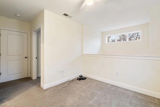 Building Photo - 70 Endicott St