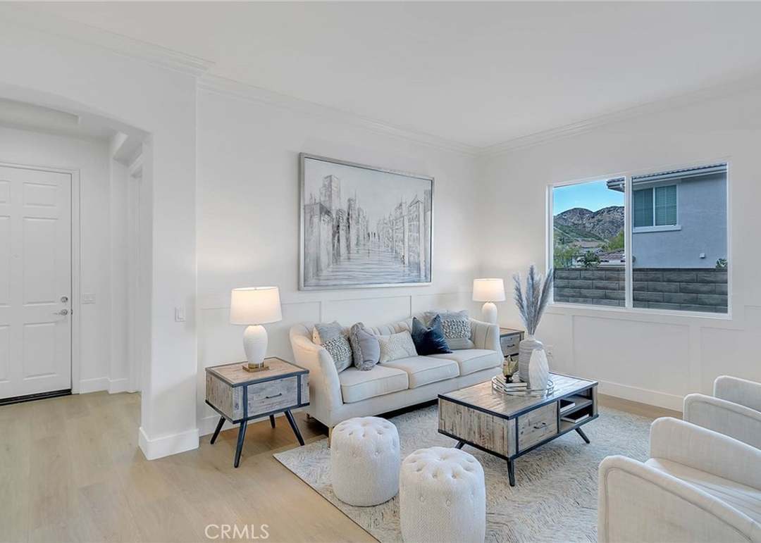 Building Photo - 24942 Greensbrier Dr