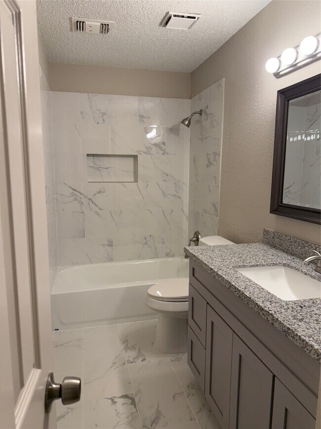 Building Photo - 3610 Bartons Ln