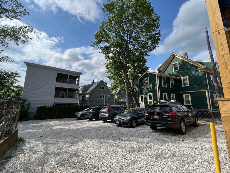 Building Photo - 40 Cherry St