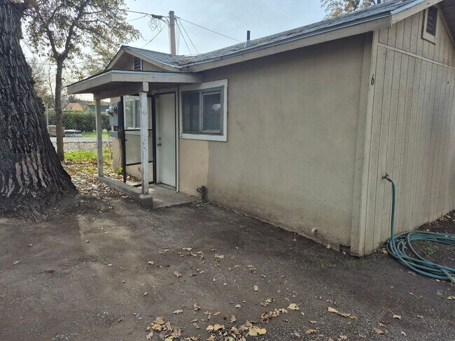 Building Photo - Arrowhead