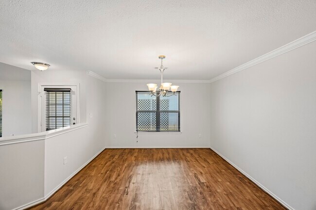 Building Photo - 16250 Indian Mill Dr
