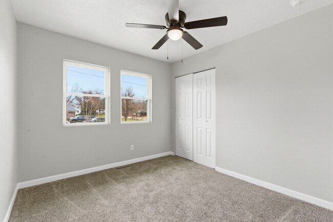 Building Photo - Newly Remodeled | 4 Bedroom | 3 Bathroom | 2 Ensuite's | Nixa, MO School District!