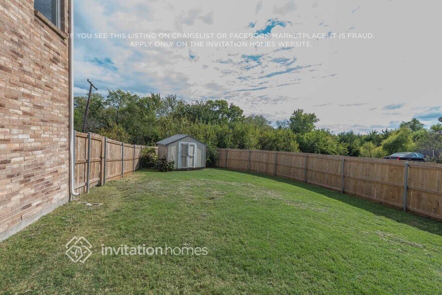 Building Photo - 3450 Post Oak Dr