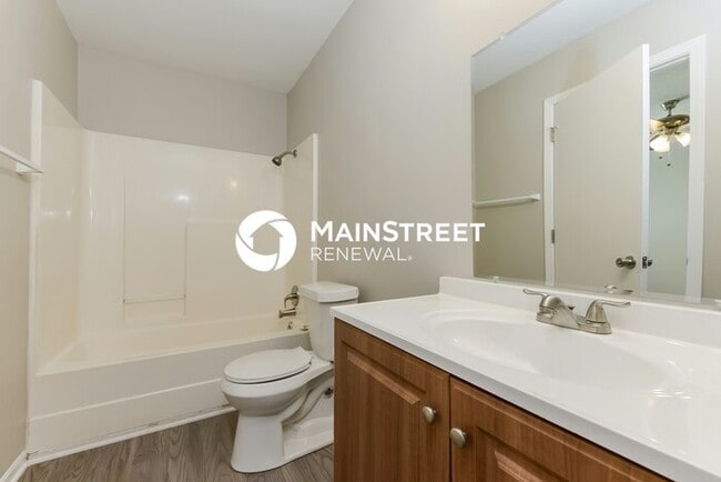 Building Photo - 3 Bedroom Pet-Friendly Home in Pleasant Hi...