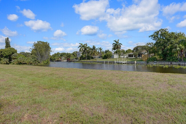 Building Photo - 1101 Vermilion Dr
