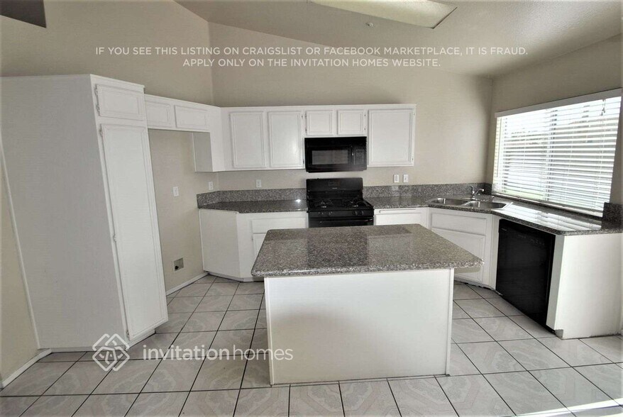 Building Photo - 2539 W Dawnview Dr