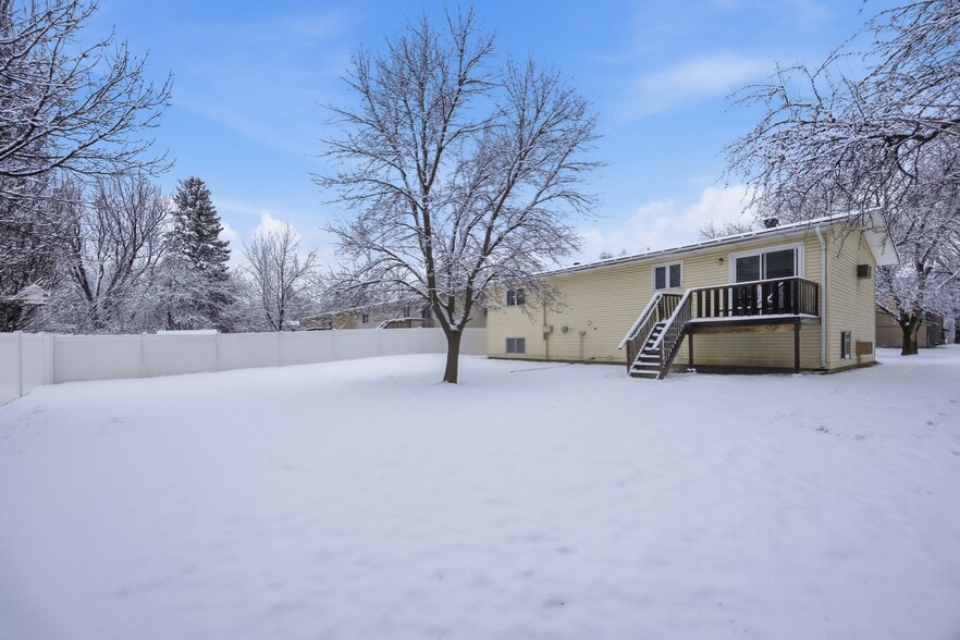 Building Photo - 3223 2nd St N