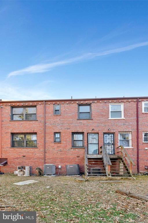 Building Photo - 4970-4972-4972 Just St NE