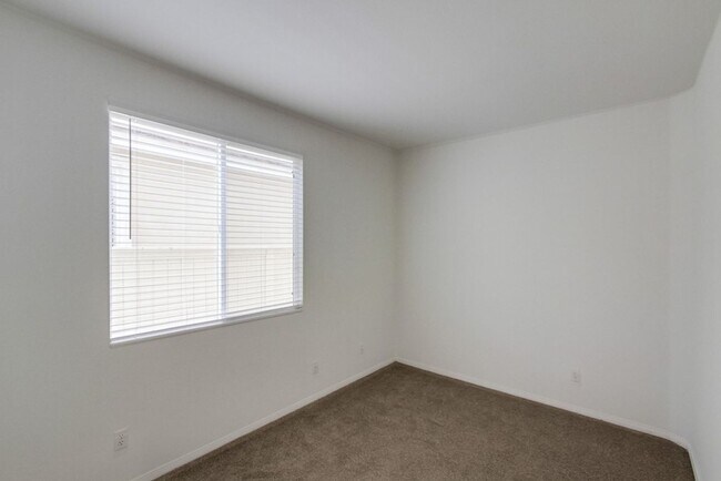 Building Photo - Westport @ Stonecrest