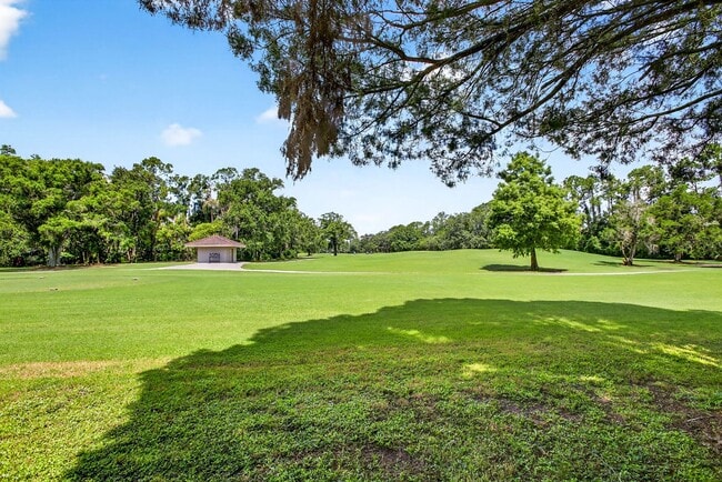 Building Photo - 1,961SF Condo | 3 Bedrooms & 2.5 Bathrooms...