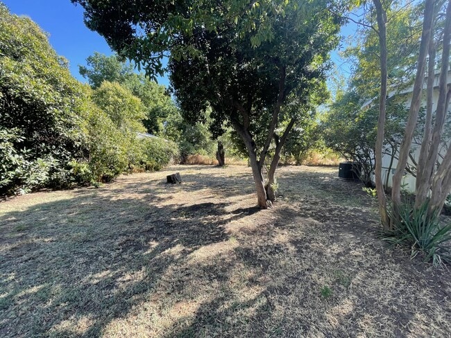 Building Photo - 9390 Lott Rd