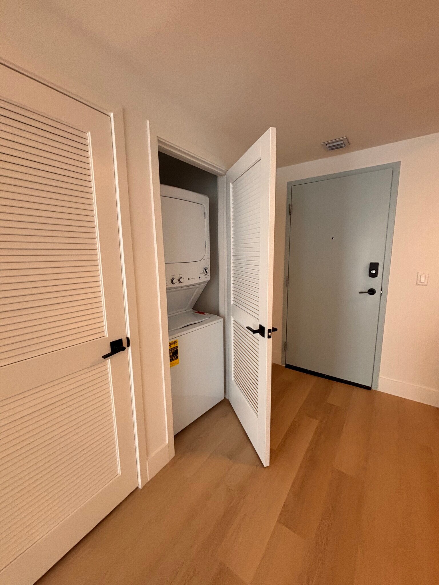 Building Photo - 1904 Monroe St