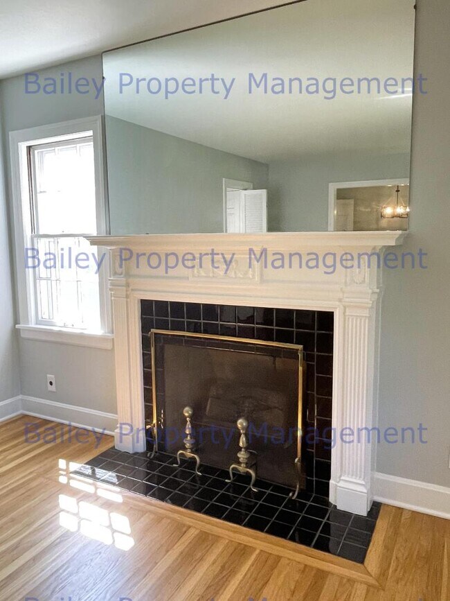 Building Photo - 215 McCready Ave