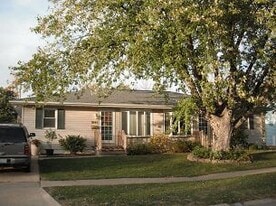 Building Photo - 1044 Rainbow Blvd