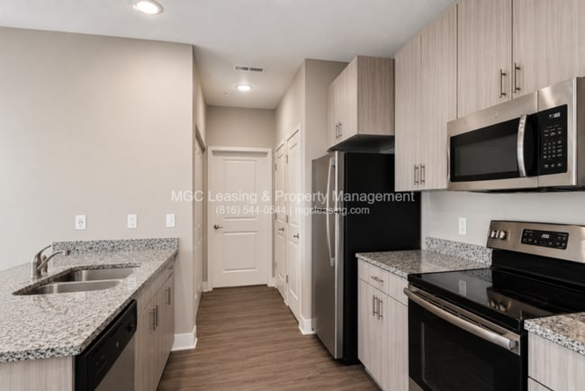 Building Photo - LUXURY LIVING AT BRIGHTON CROSSING, 1ST Floor - North of the River