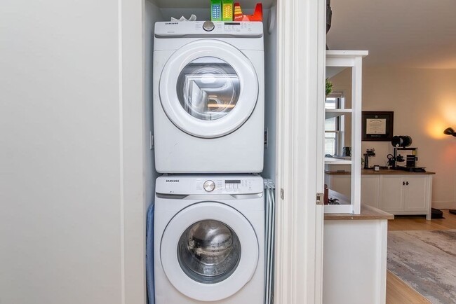 Building Photo - 69 Lubec St