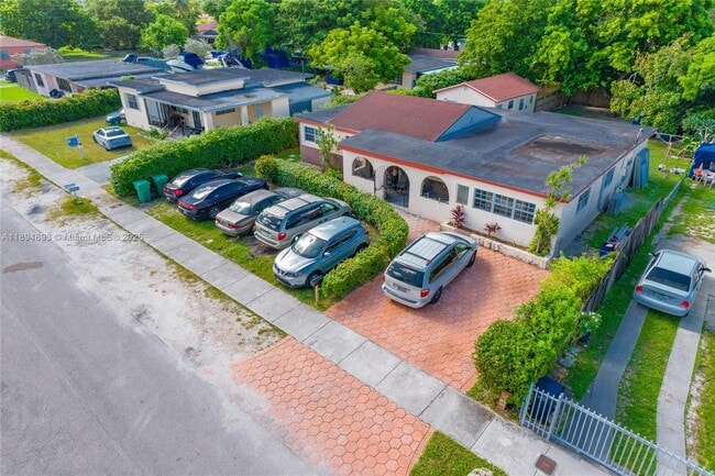 Building Photo - 1030 NW 106th St