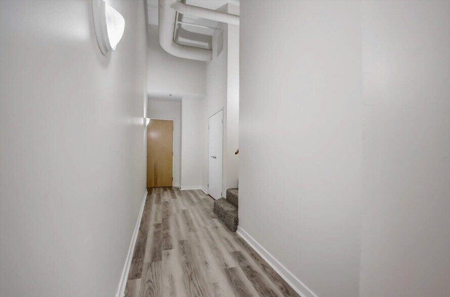 Building Photo - 50 N Illinois St