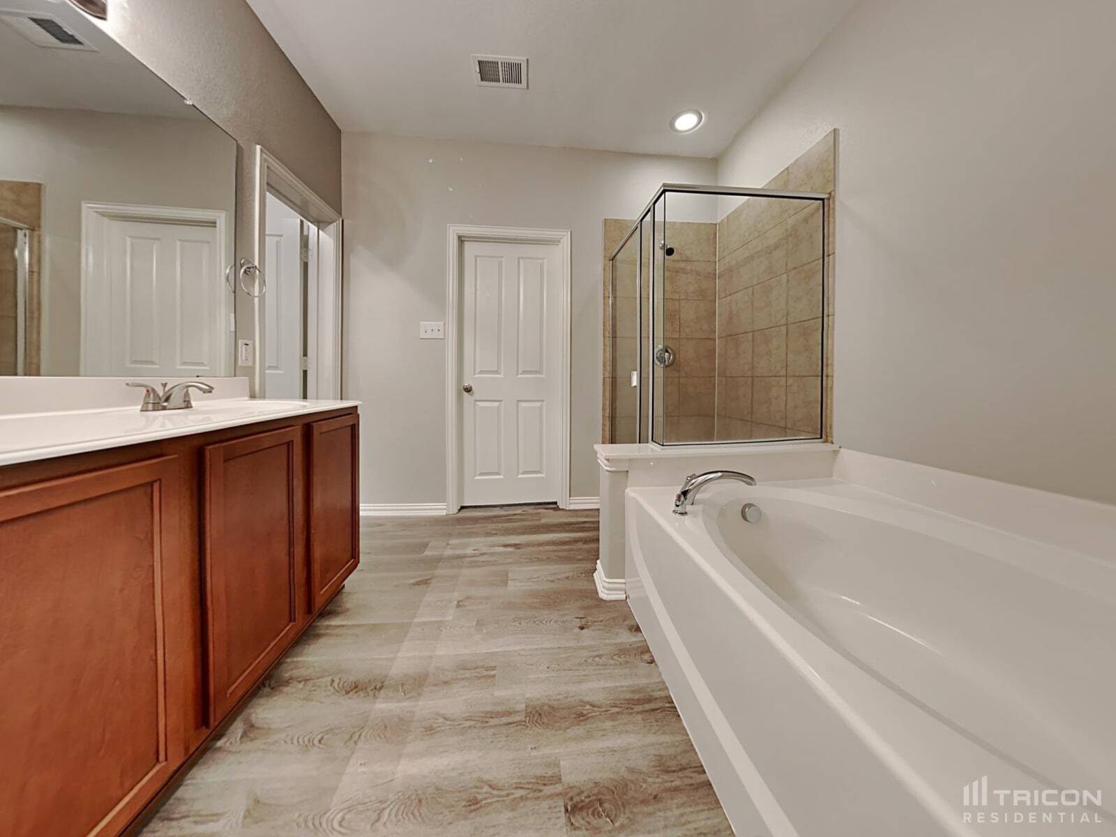 Building Photo - 2413 Castle Creek Dr