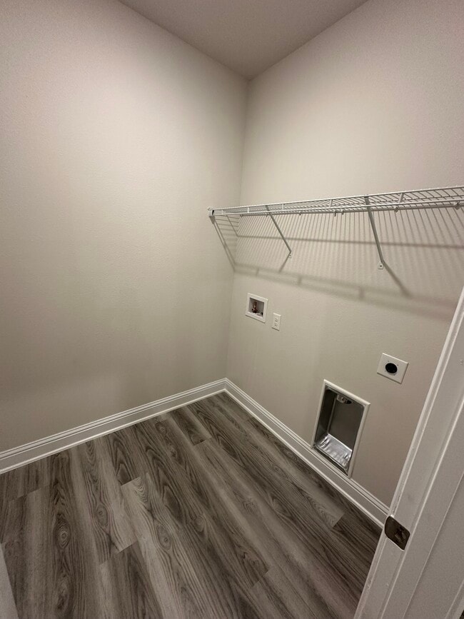 Building Photo - 146 Millet Ave