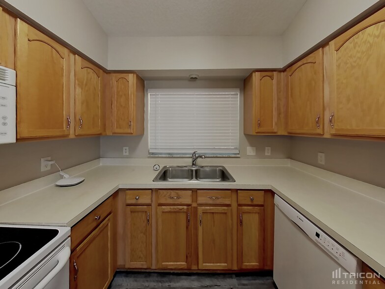 Building Photo - 4680 Treasure Cay Rd
