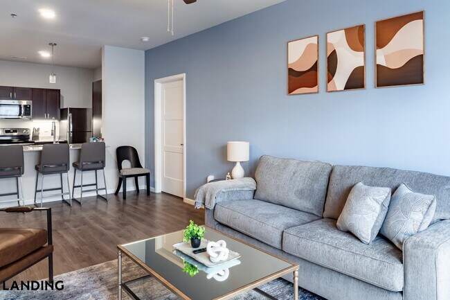 Building Photo - 2023 N Broadmoor Ave