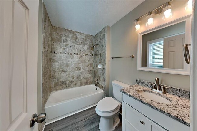 Building Photo - 166 Kelly Ct