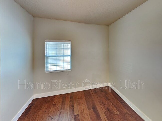 Building Photo - 10981 Topview Rd